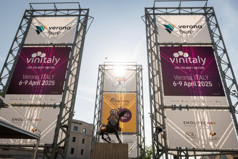 Vinitaly, chiude l’edizione 2025 con oltre 97.000 presenze, 33% dall’estero